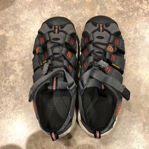 Keen water shoe Little Kid Sz 13